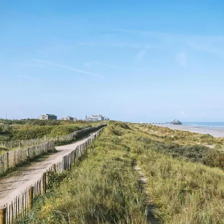In Near Beach, Cleaning Included Апартаменты